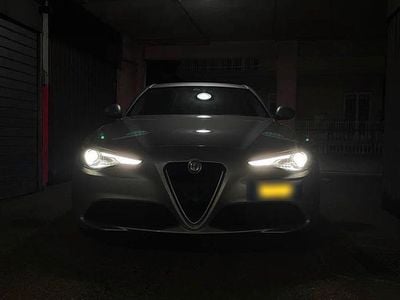Brugt Alfa Romeo Giulia 150 HK (110 kW) 2016 Grå Sedan