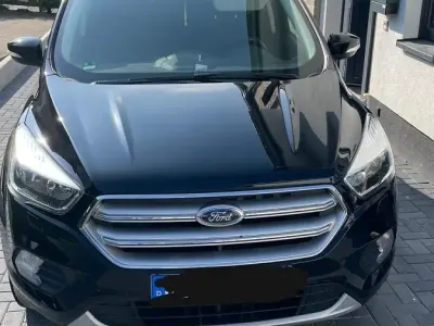 Gebraucht Ford Kuga 150 PS (110 kW) 2017 Schwarz SUV