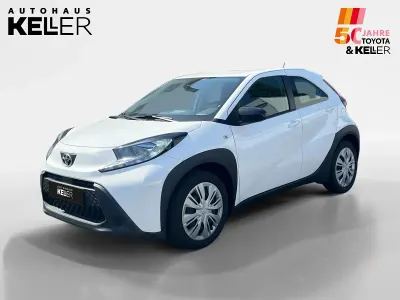 Gebraucht Toyota Aygo X Play 72 PS (52 kW) 2023 Weiß SUV