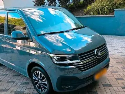 Gebraucht VW Multivan 150 PS (110 kW) 2021 Grau Van / Kleinbus