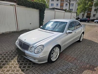 Second-hand Mercedes E270 Avantgarde 177 CP (130 kW) 2004 Argintiu Berlinǎ
