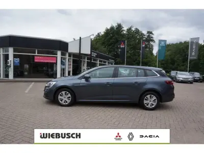 Gebraucht Renault Mégane GrandTour Life 116 PS (85 kW) 2019 Titangrau (metallic) Kombi