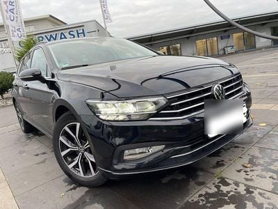 Gebraucht VW Passat 150 PS (110 kW) 2022 Schwarz Kombi
