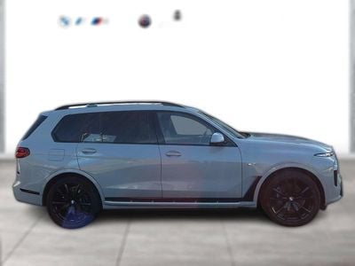 Gebraucht BMW X7 M Sport 352 PS (258 kW) 2022 Grau metallic SUV