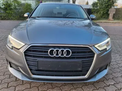 Gebraucht Audi A3 Sport 150 PS (110 kW) 2018 Grau Limousine