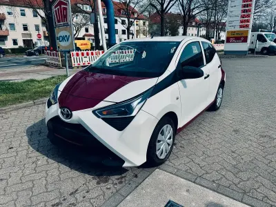 Używany Toyota Aygo 72 KM (52 kW) 2020 Biały Hatchback