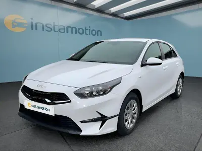 Nouă Kia Ceed 140 CP (102 kW) 2025 Alb Hatchback