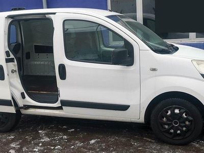 Gebraucht Peugeot Bipper 68 PS (50 kW) 2011 Weiß Van / Kleinbus