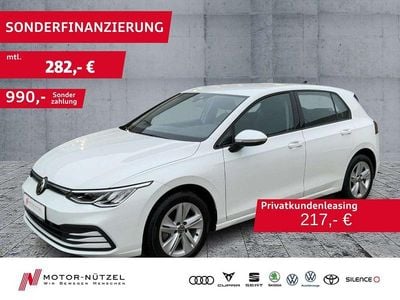 Gebraucht VW Golf VIII Life 131 PS (96 kW) 2023 Weiß Limousine