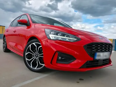 Gebraucht Ford Focus ST-Line 150 PS (110 kW) 2019 Rot Limousine