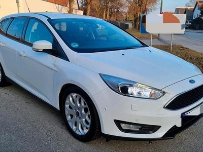Weiß Gebraucht 2016 Ford Focus Business Edition Kombi | 7.900 € (Fairer Preis)