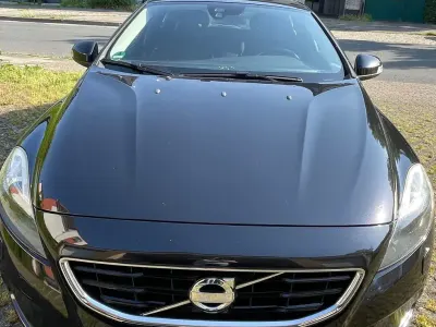Gebraucht Volvo V40 You! 120 PS (88 kW) 2014 Schwarz Limousine