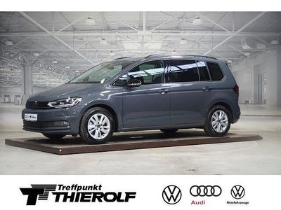 Neu VW Touran Highline 150 PS (110 kW) 2025 Delfingrau metallic Van / Kleinbus