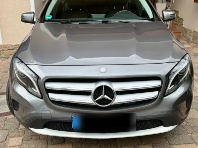 Gebraucht Mercedes GLA200 156 PS (114 kW) 2015 Grau SUV