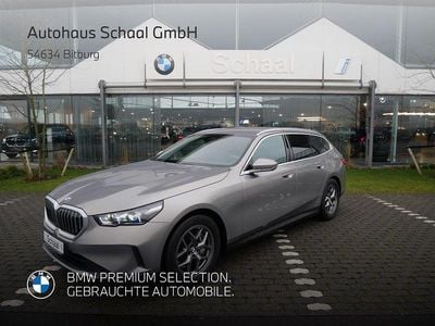 Gebraucht BMW 540 Sport Line 286 PS (210 kW) 2025 Grau Limousine