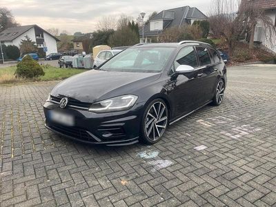 Schwarz Gebraucht 2018 VW Golf VII R Kombi | 23.800 €