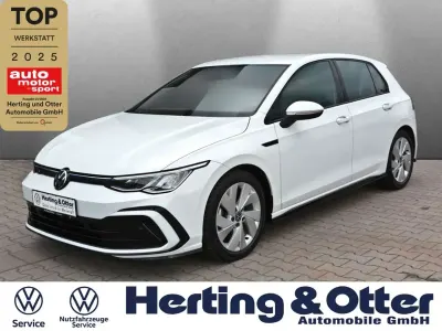 Gebraucht VW Golf VIII Sport 150 PS (110 kW) 2021 Pure white Limousine