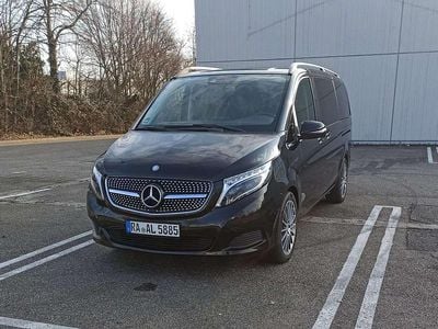 Mercedes V220