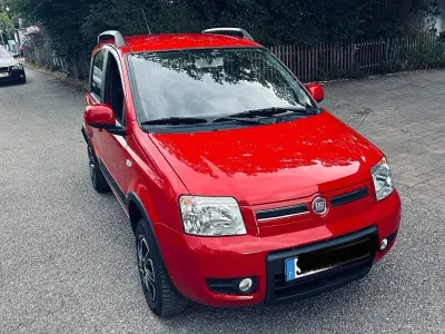 Gebraucht Fiat Panda 4x4 Climbing 75 PS (55 kW) 2011 Rot Kleinwagen