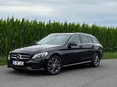 Gebraucht Mercedes C220 Avantgarde 170 PS (125 kW) 2016 Schwarz Limousine