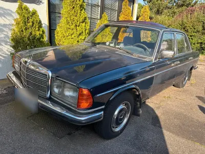 Gebraucht Mercedes 200 60 PS (44 kW) 1981 Blau Limousine