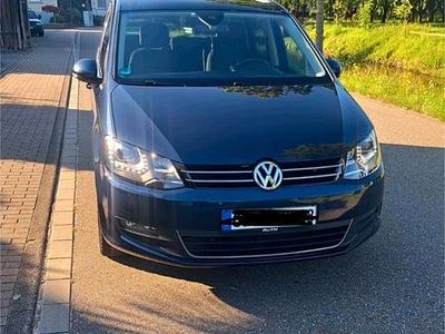 Second-hand VW Sharan 140 CP (102 kW) 2015 Albastru Monovolum