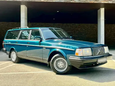 Gebraucht Volvo 240 Standard 116 PS (85 kW) 1993 Grün Kombi