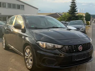 Gebraucht Fiat Tipo Street 95 PS (69 kW) 2019 Schwarz Limousine