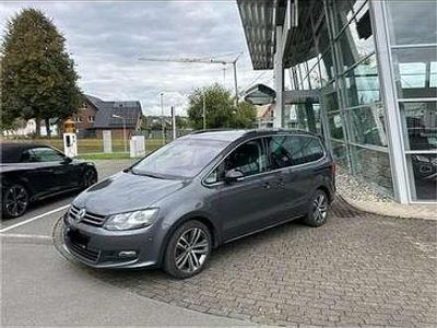 Grau Gebraucht 2011 VW Sharan Highline Van / Kleinbus | 13.100 € (Teuer)