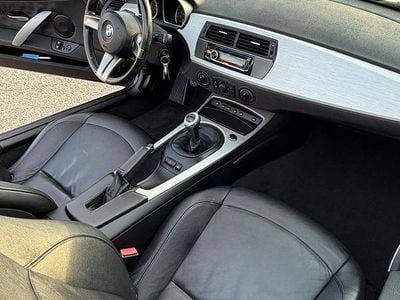 Second-hand BMW Z4 150 CP (110 kW) 2006 Negru Cabrio