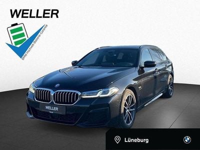 Black sapphire (schwarz) Gebraucht 2022 BMW 530e Shadowline Kombi | 28.990 € (Fairer Preis)