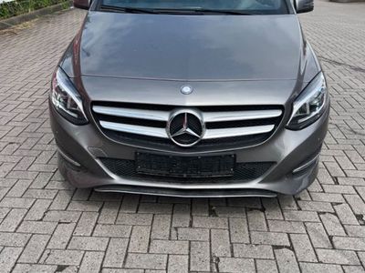 Mercedes B200