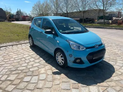 Gebraucht Hyundai i10 67 PS (49 kW) 2014 Blau Kleinwagen