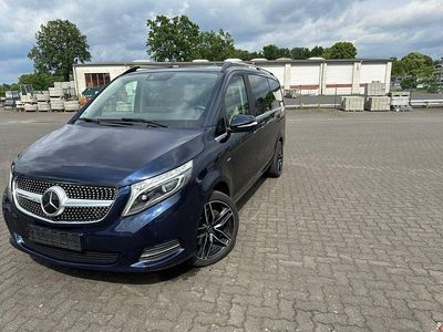 Blau Gebraucht 2015 Mercedes V250 Avantgarde Edition Van / Kleinbus | 25.000 €