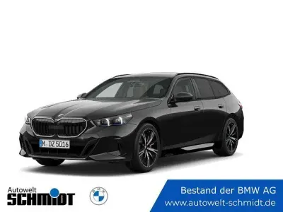 Gebraucht BMW 540 Comfort Edition 303 PS (222 kW) 2025 Saphirschwarz Kombi