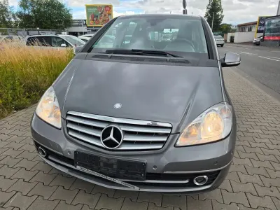 Gebraucht Mercedes A180 116 PS (85 kW) 2010 Grau Limousine