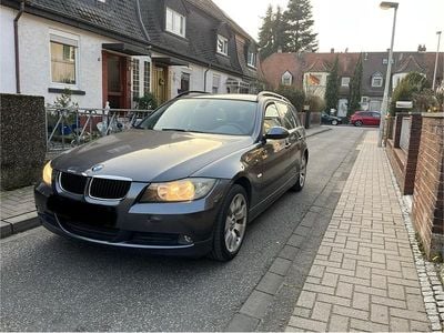 Gebraucht BMW 320 150 PS (110 kW) 2007 Grau Kombi