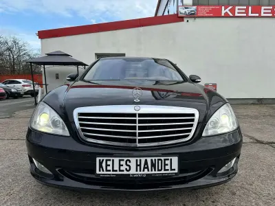 Używany Mercedes S500 387 KM (284 kW) 2006 Czarny Sedan/Limuzyna
