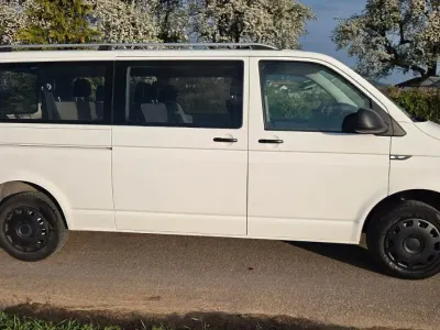 Gebraucht VW Caravelle Trendline 150 PS (110 kW) 2015 Weiß Van