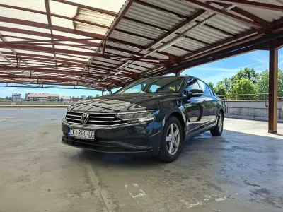 Gebraucht VW Passat 122 PS (89 kW) 2020 Schwarz Limousine