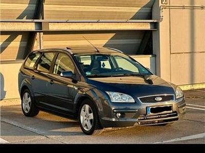 Grau Gebraucht 2006 Ford Focus Kombi | 3.250 € (Etwas zu teuer)