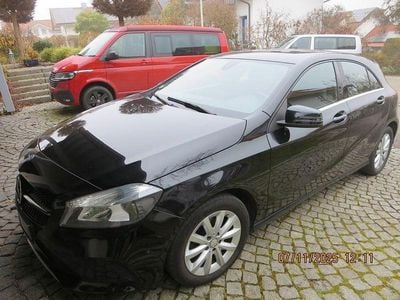 Gebraucht Mercedes A180 Style 109 PS (80 kW) 2016 Schwarz Limousine