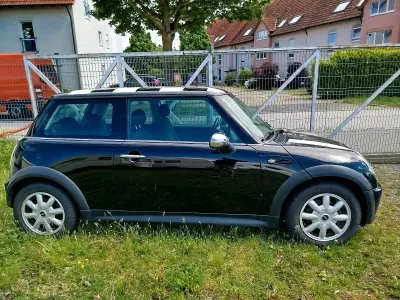 Gebraucht Mini Cooper 90 PS (66 kW) 2004 Schwarz Kleinwagen