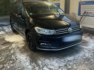 Gebraucht VW Touran 119 PS (87 kW) 2019 Schwarz Van / Kleinbus