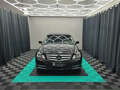 Gebraucht Mercedes C350 306 PS (225 kW) 2011 Schwarz Limousine