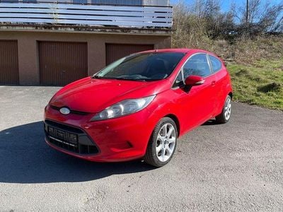 Gebraucht Ford Fiesta Trend 90 PS (66 kW) 2009 Rot Kleinwagen