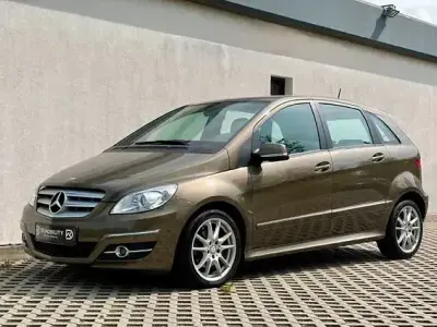 Używany Mercedes B200 Sport 136 KM (100 kW) 2011 Szary Minivan