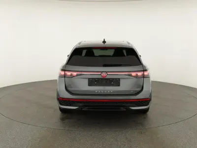 Neu VW Passat R-line 193 PS (141 kW) 2026 Diabasgrau metallic Kombi