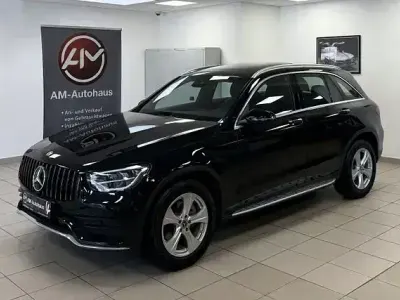 Używany Mercedes GLC220 194 KM (142 kW) 2021 Czarny Sedan/Limuzyna