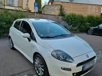 Gebraucht Fiat Punto Evo 77 PS (56 kW) 2013 Weiß Kleinwagen